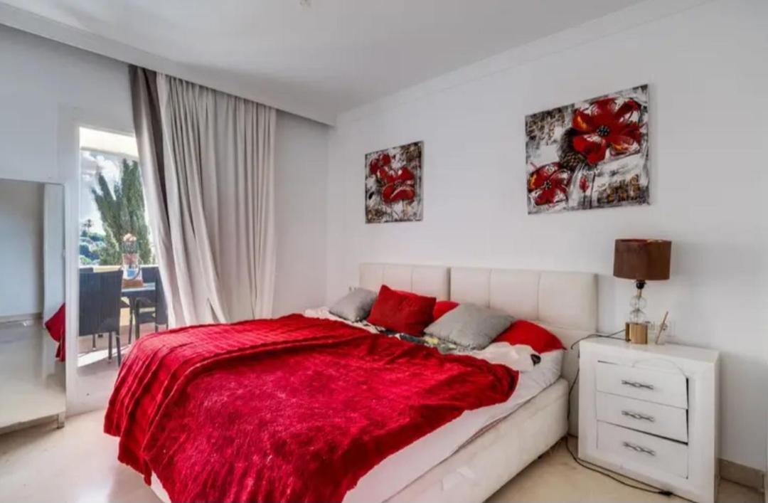Bedroom, With A Share Bathroom In A Bed And Breakfast Place Málaga Exteriör bild