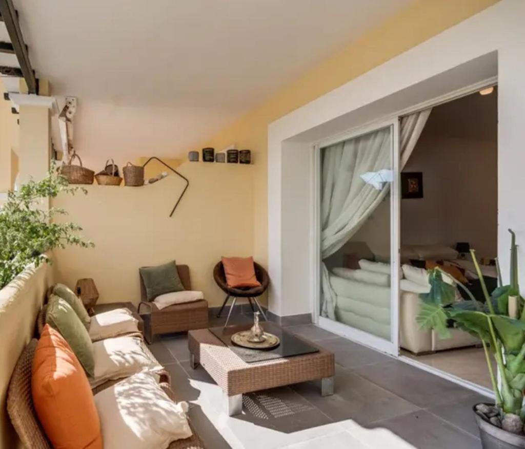 Bedroom, With A Share Bathroom In A Bed And Breakfast Place Málaga Exteriör bild